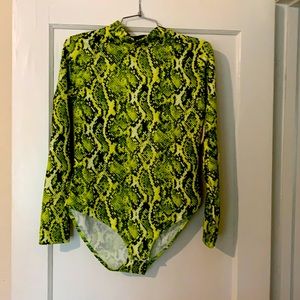 Green long sleeve body suit and leggings